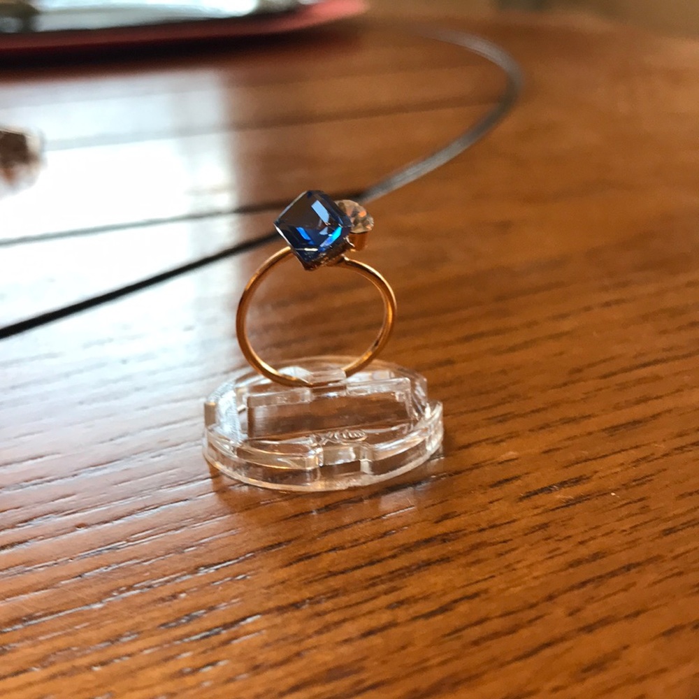 🎁 Unique fashion ring with stone and CZ